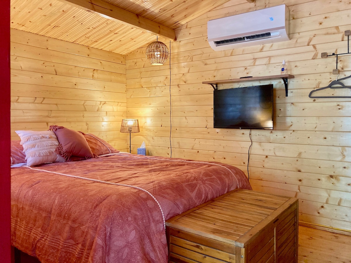 A Cozy Norwegian Wood Cabin - Redbird