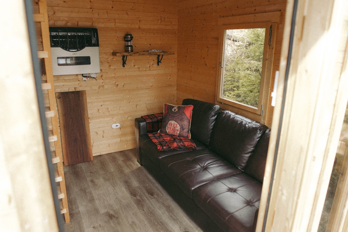 * * The Northern Hide Out - BUNKIE! * *