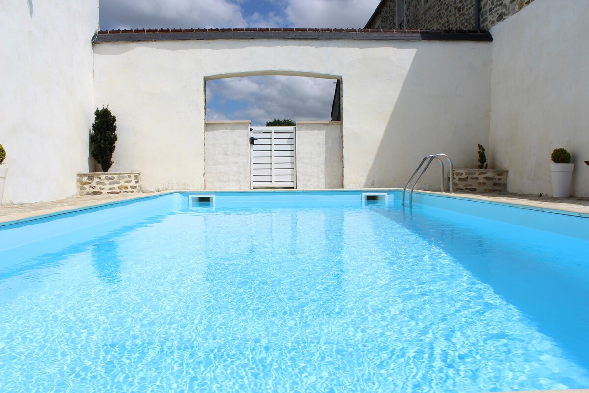 Beau Gîte rurale  piscine chauffée a 9kms plages