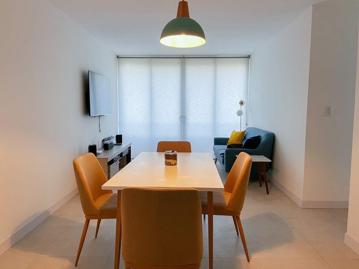 宽敞明亮的3卧室公寓，配备极佳的便利设施