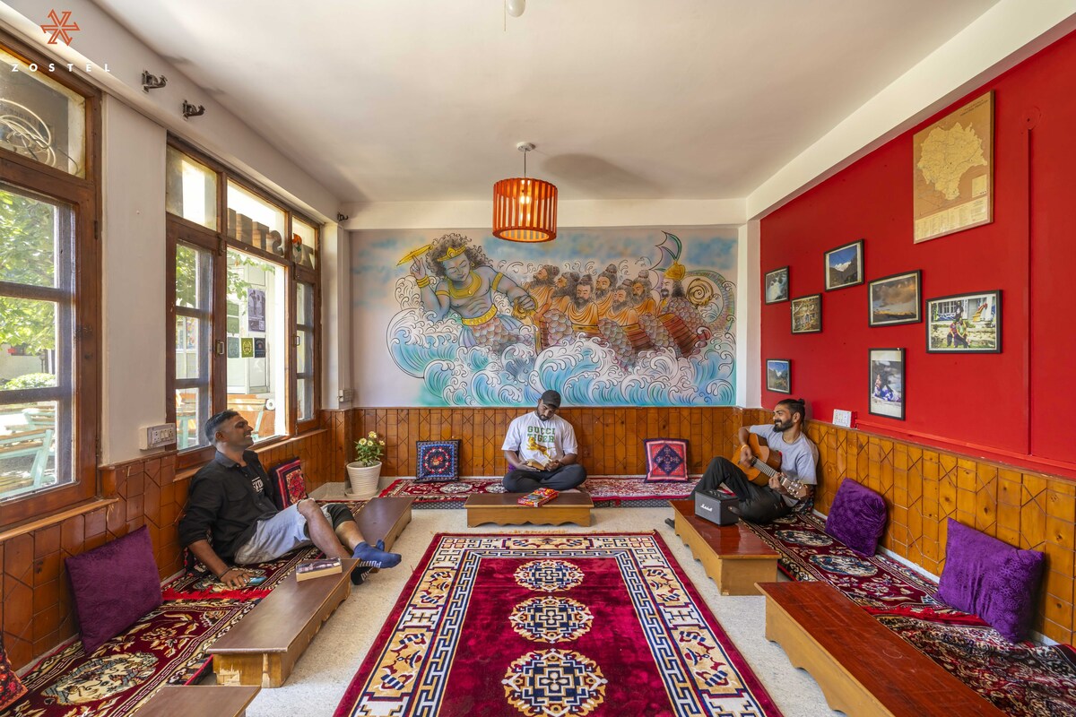 Zostel Old Manali | Deluxe Private Room
