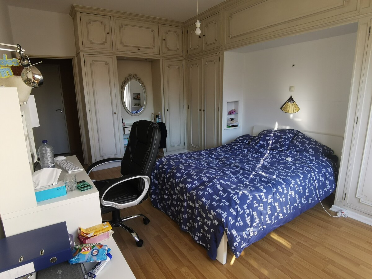 Chambré privée et spacieuse dans une collocation ☺