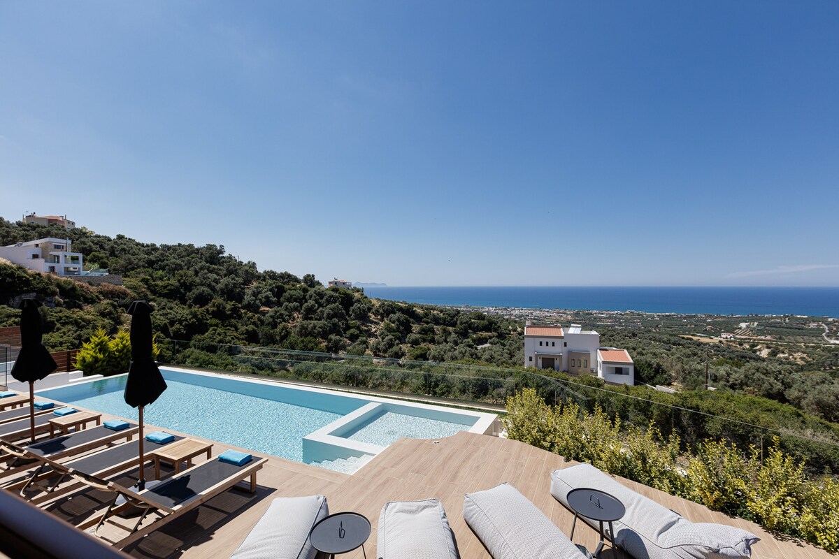 Villa Tina Offering full privacy & scenic sea view