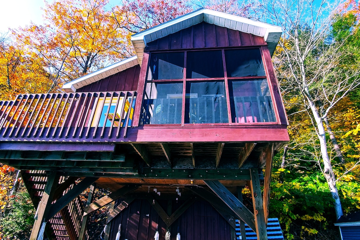 Cottage Over Water - Skaneateles Lake