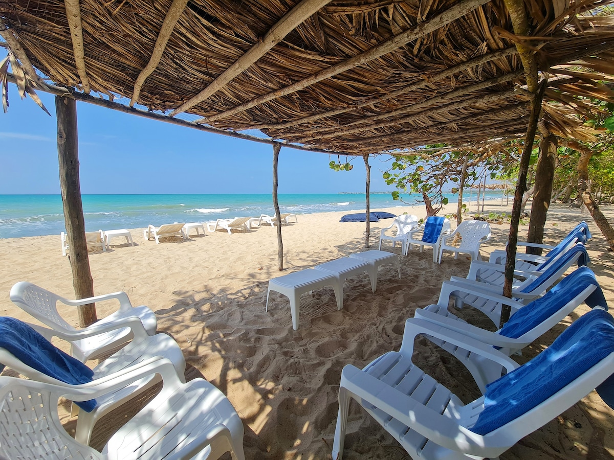 Cartagena Outskirts, Beachfront House, Chef&Butler
