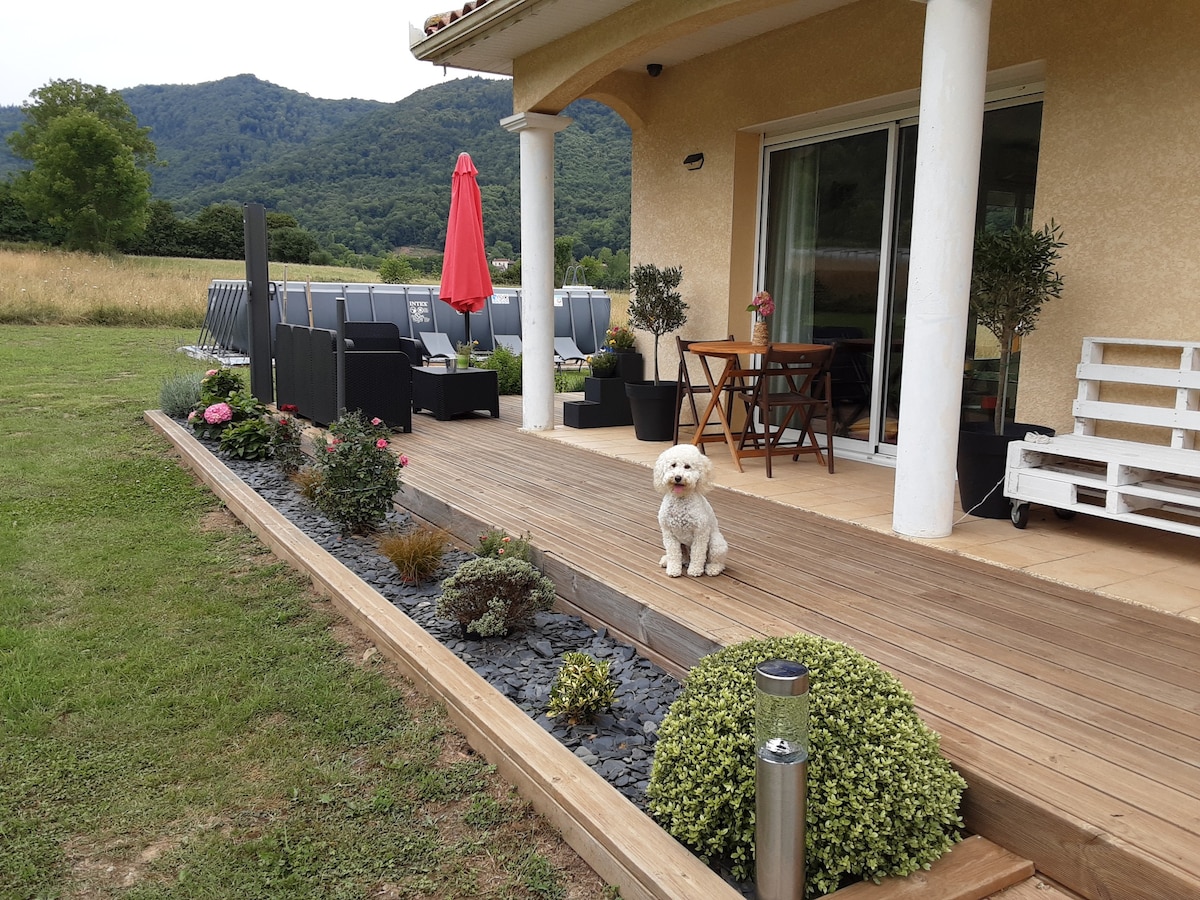 Villa avec grand terrain au pied des Pyrénées