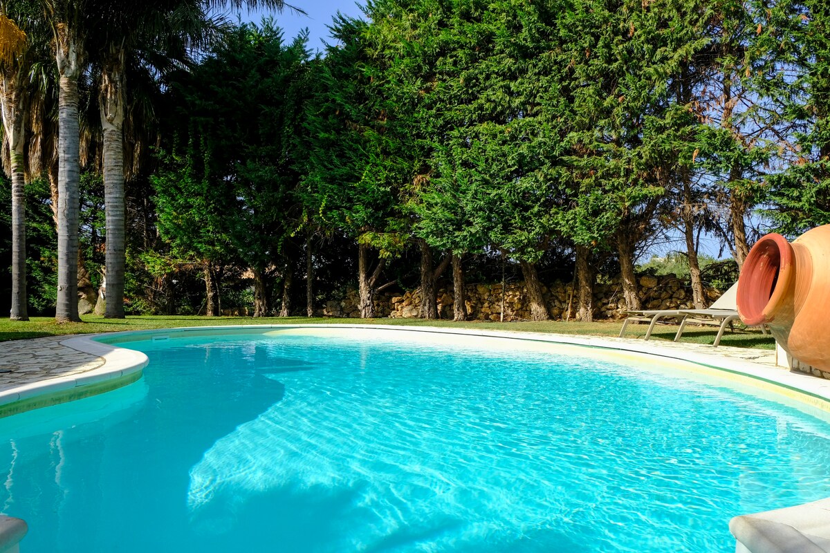 Villa con piscina a 700 mt dal mare a Terrasini