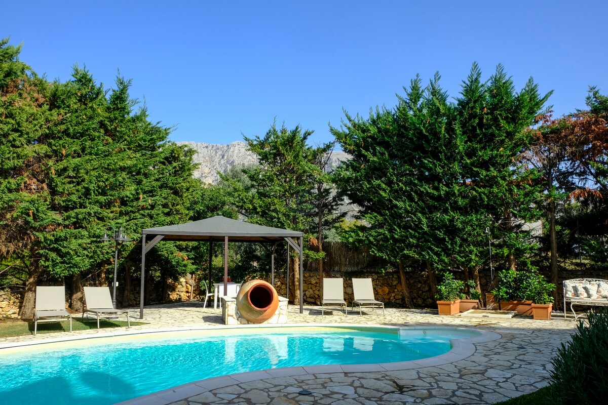 Villa con piscina a 700 mt dal mare a Terrasini