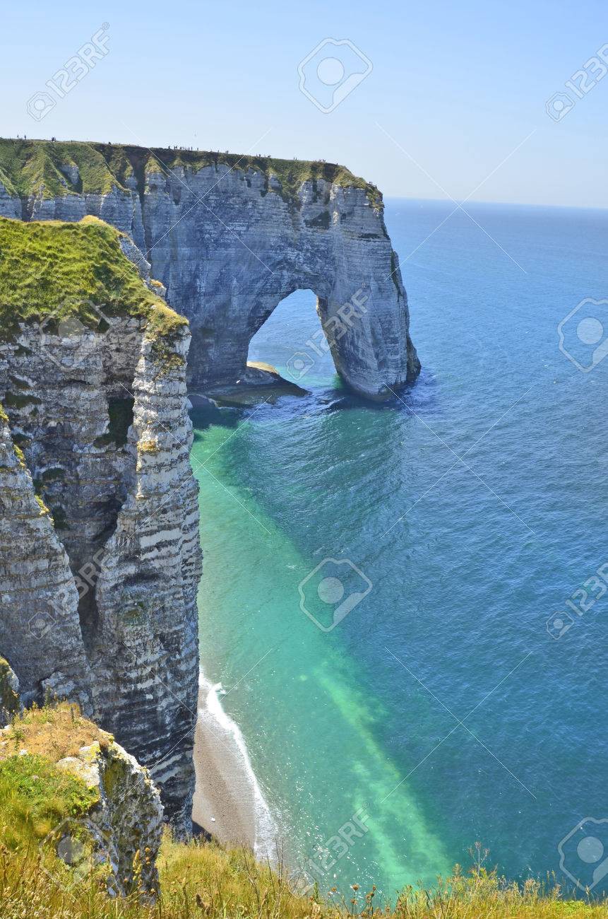 埃特雷塔附近陆地和海边房屋