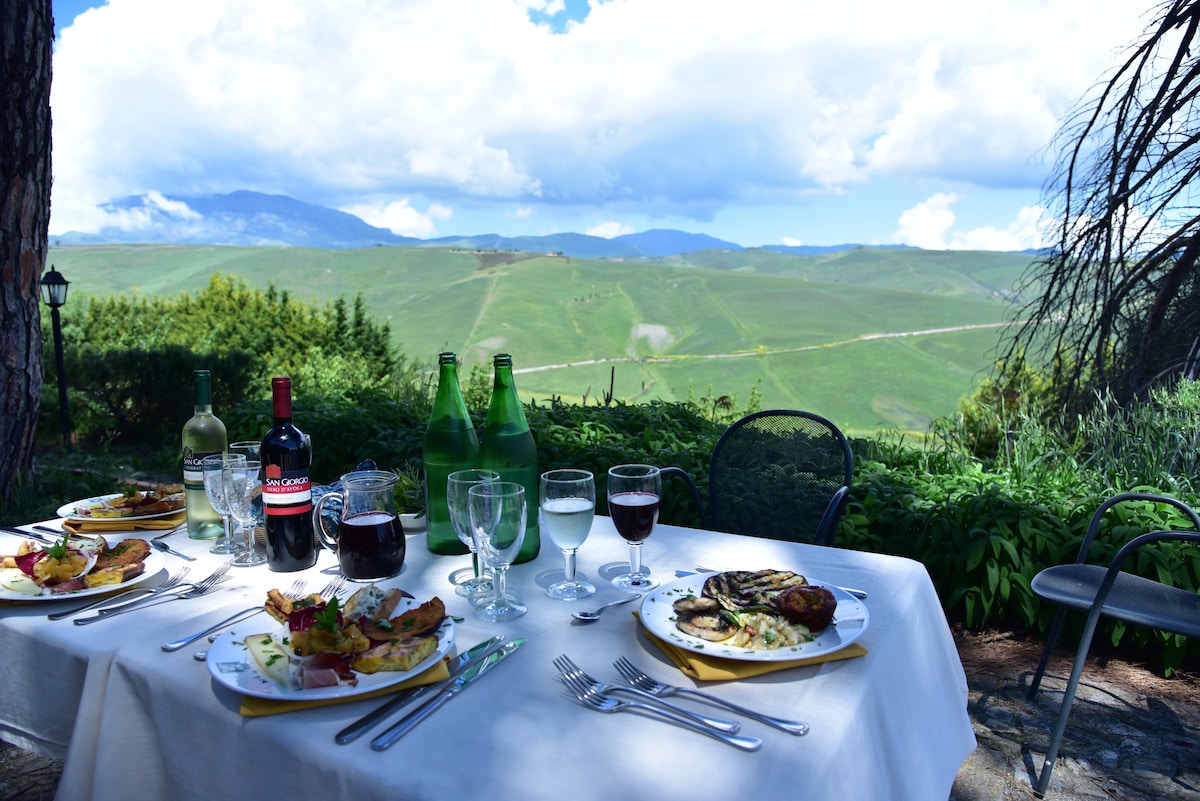 Childfriendly farmhouse with panoramic restaurant