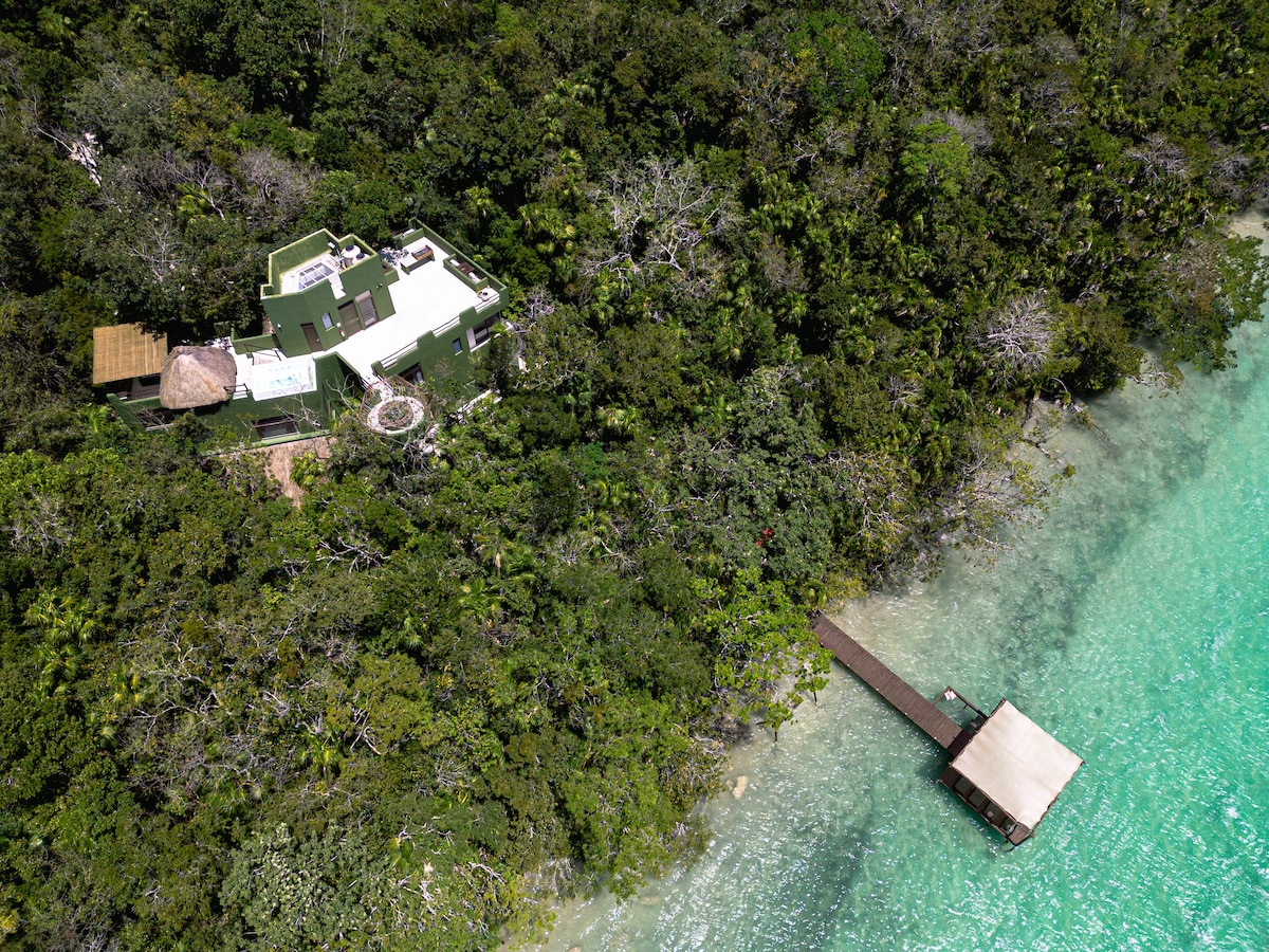 Casa Pibe, Private pier, roof & jacuzzi