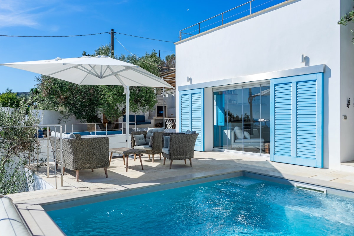 阿德里亚别墅（ Villa Adria ） –俯瞰大海的泳池和露台