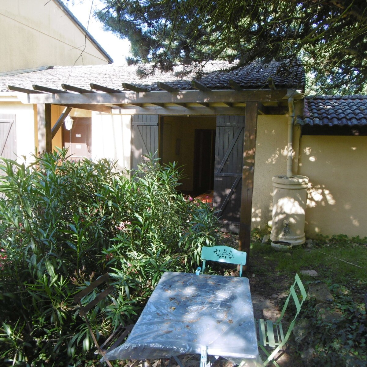 Chambre  indépendante avec salle de bains privée