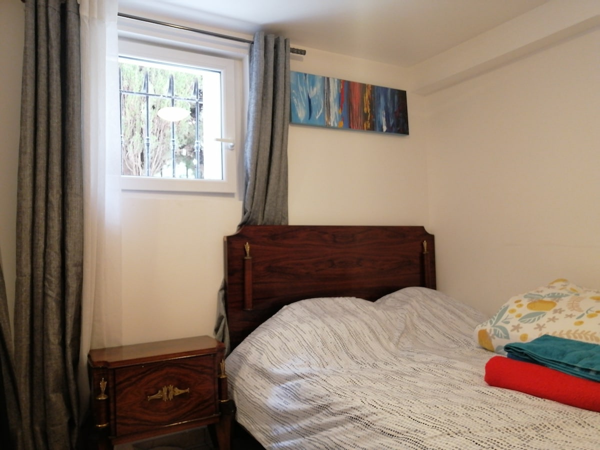 Chambre avec salle d'eau et accès indépendant