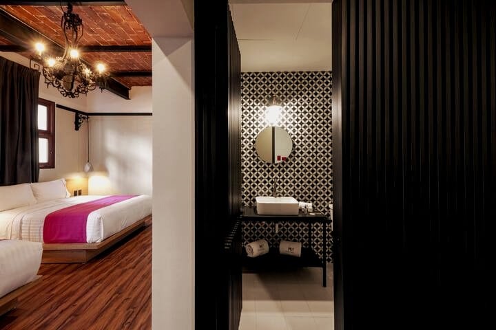 位于CDMX Zócalo的独立卧室，配有两张床位