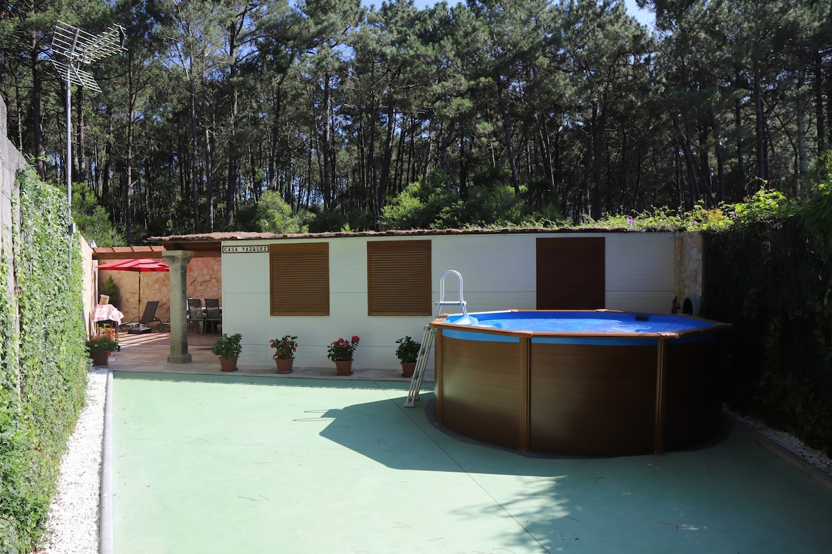 Casa Vázquez en  playa de la lanzada, con piscina
