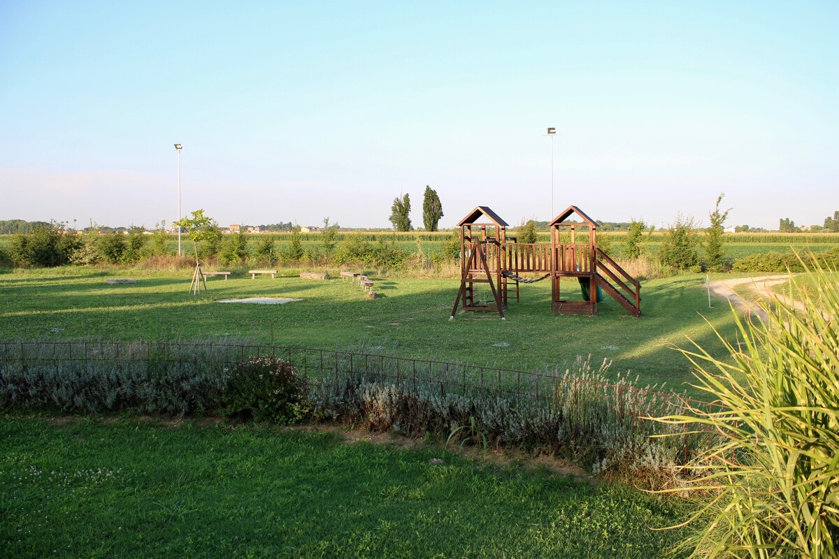 Agricampeggio: piazzola per tenda ombreggiata