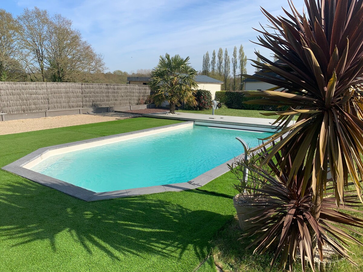 Villa privée bord de mer avec piscine chauffée.