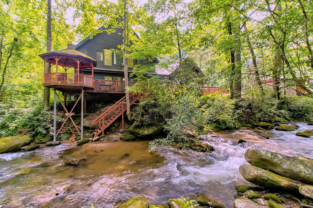 Jocassee Gorge Mountain Lodge on creek-Waterfront