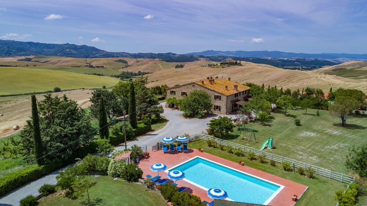 Relax close to the charming city of Volterra