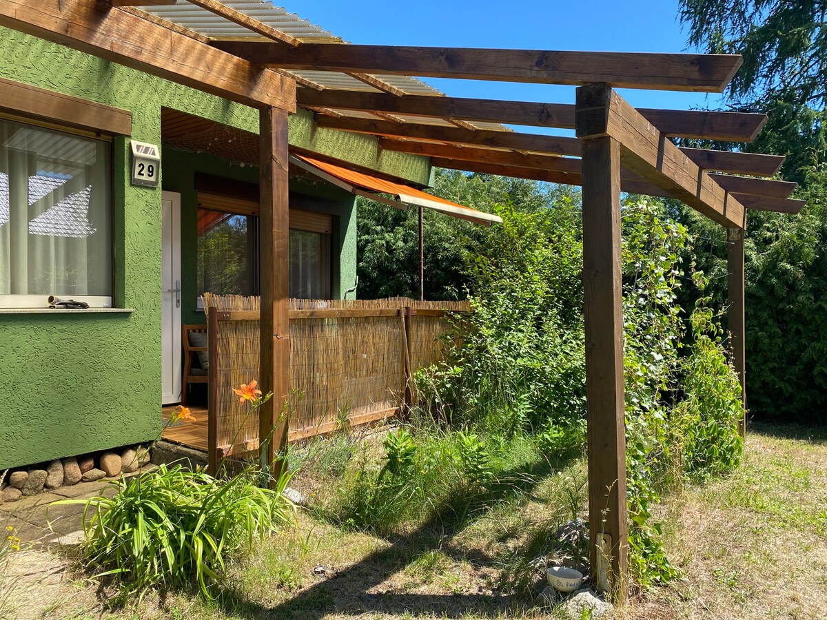 Der grüne Bungalow in Verchen am Kummerower See