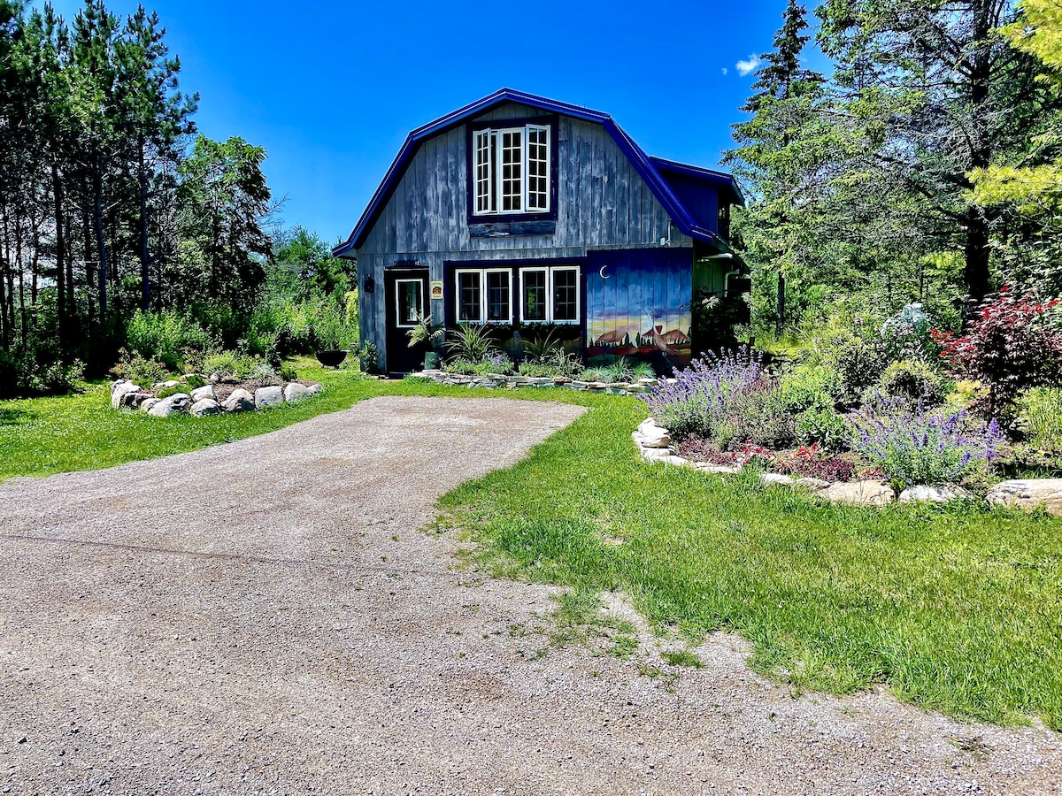 Three Sister 's Cottage Barn Retreat