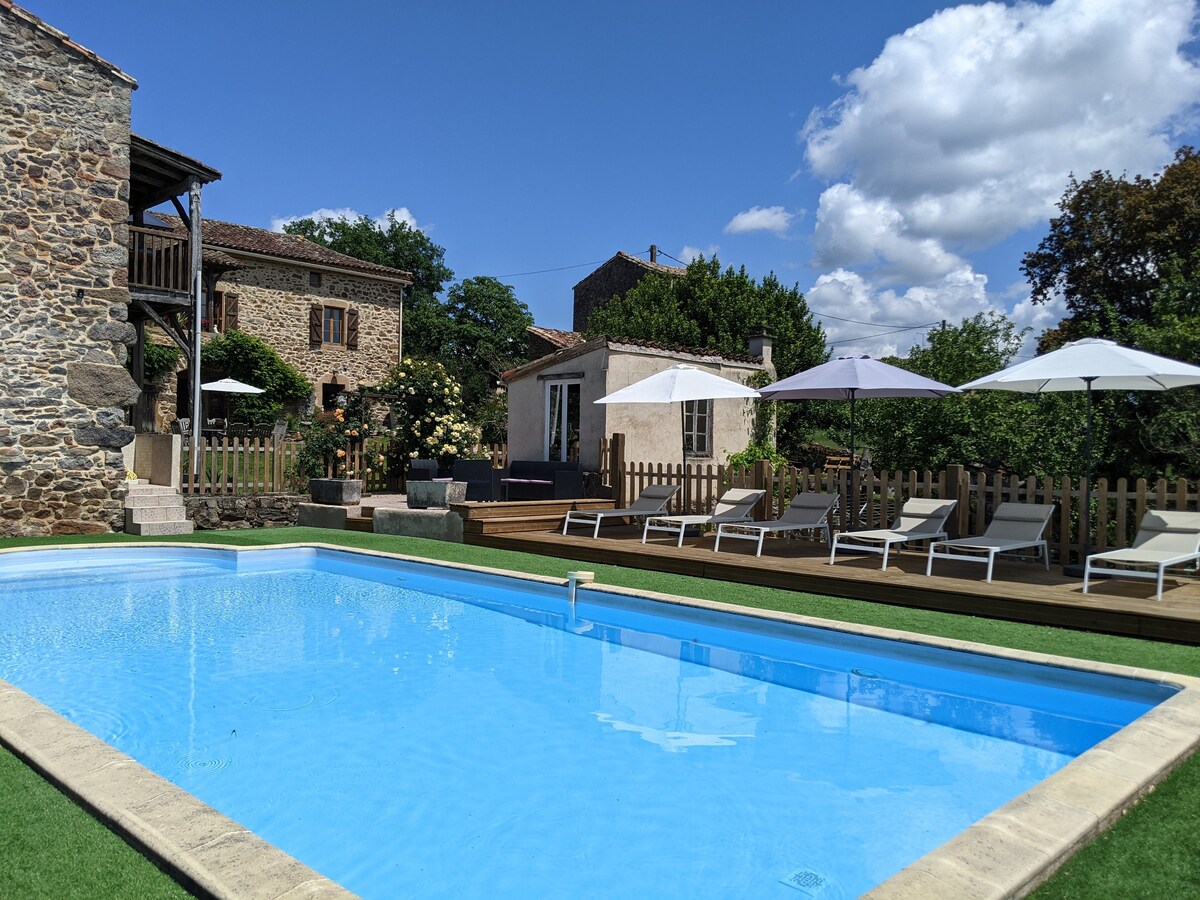 Traditional 3 Bedroom French Farmhouse With Pool.