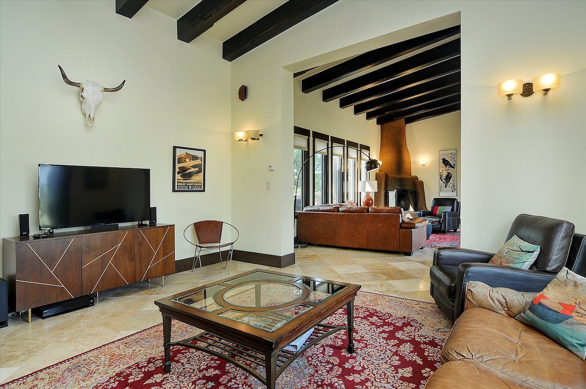 Al Fresco Retreat: SW Style Home on 1.5 Acres