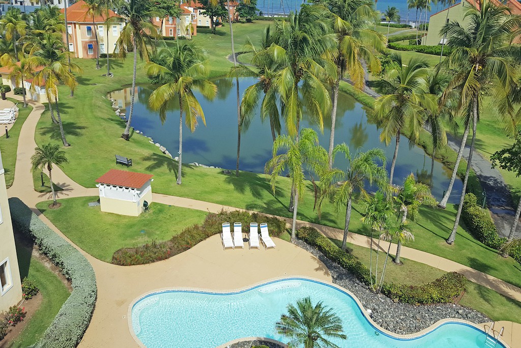 tpEnjoy  Pool-Golf View, 200yds to  Beach Comfy PH