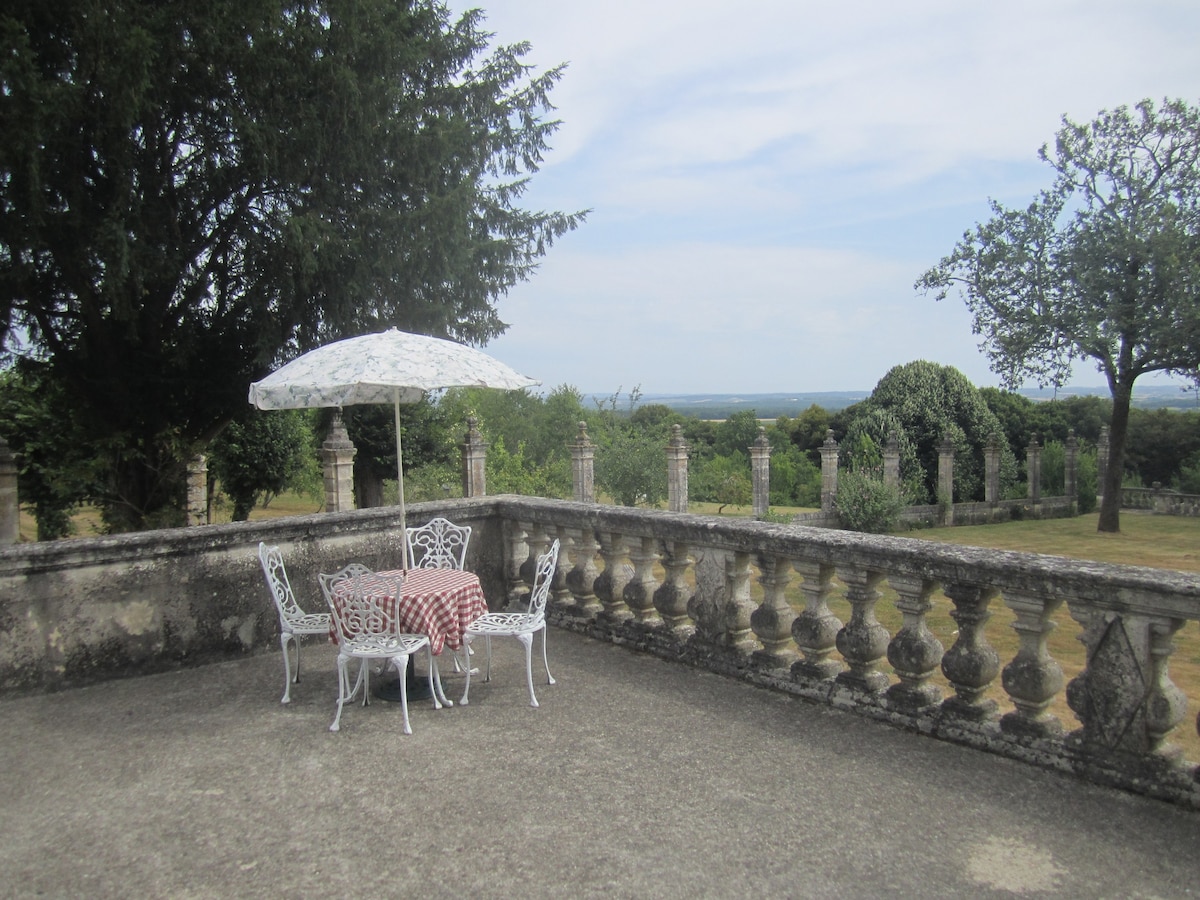 Chateau apartment - heated pool and large terrace.