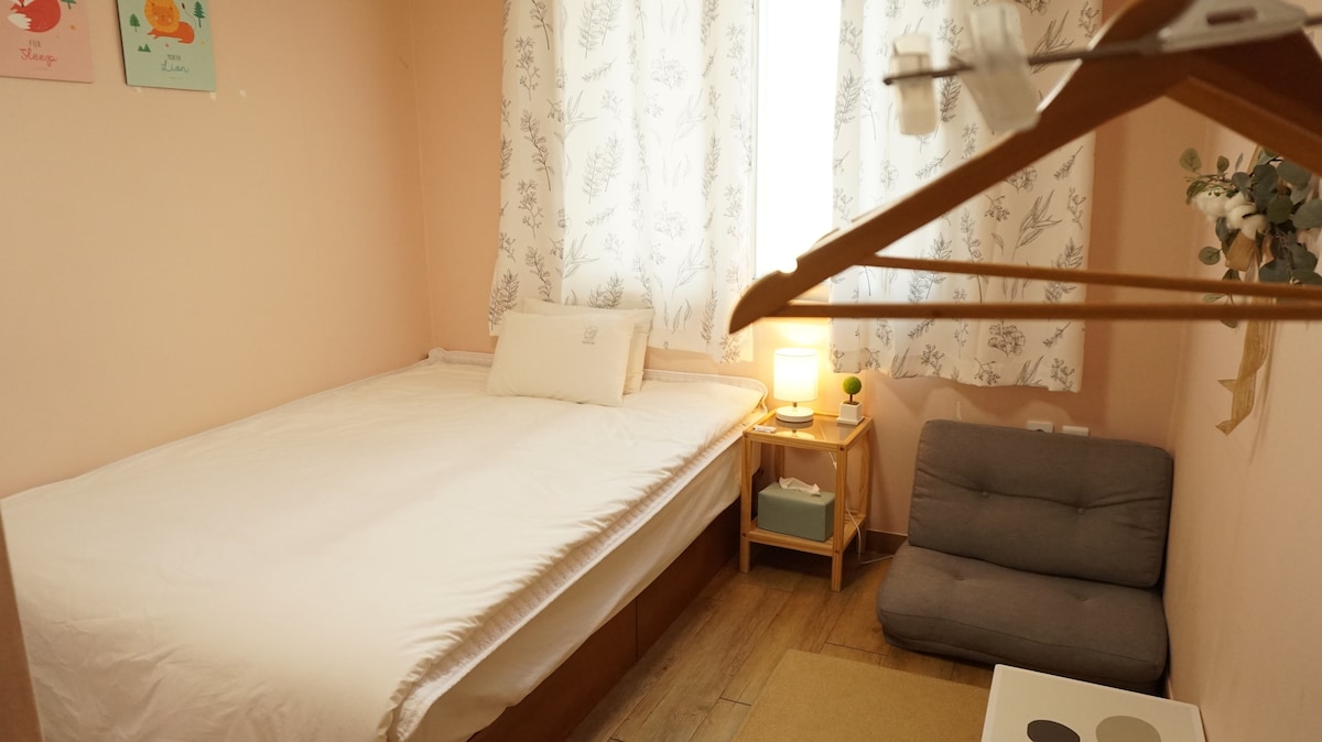 [清春旅舍2E] Wangneung就在您面前！ 靠近Hwangnidan-gil ！温馨舒适的双人床卧室