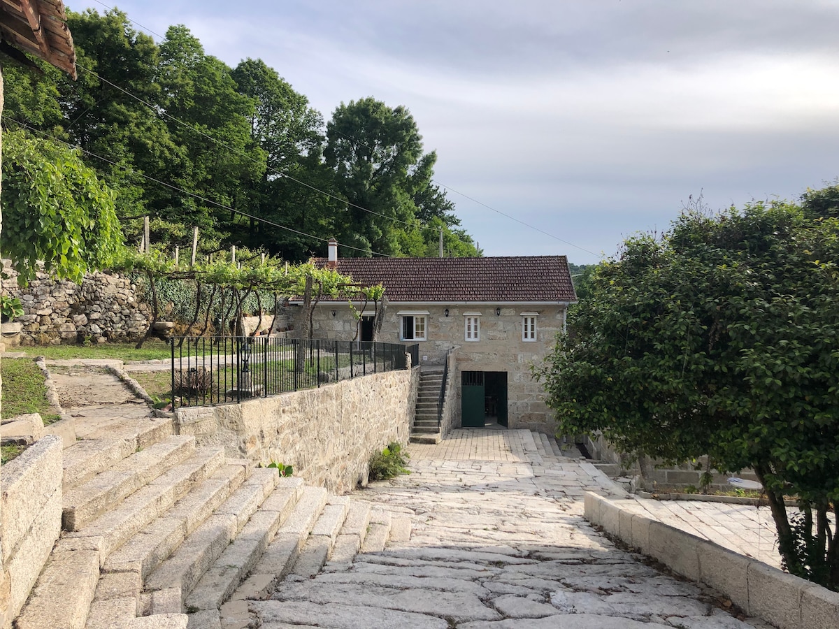 QUINTA DO SOUTO - CASA RURAL CON PISCINA Y JACUZZI