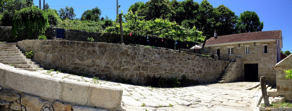 QUINTA DO SOUTO - CASA RURAL CON PISCINA Y JACUZZI