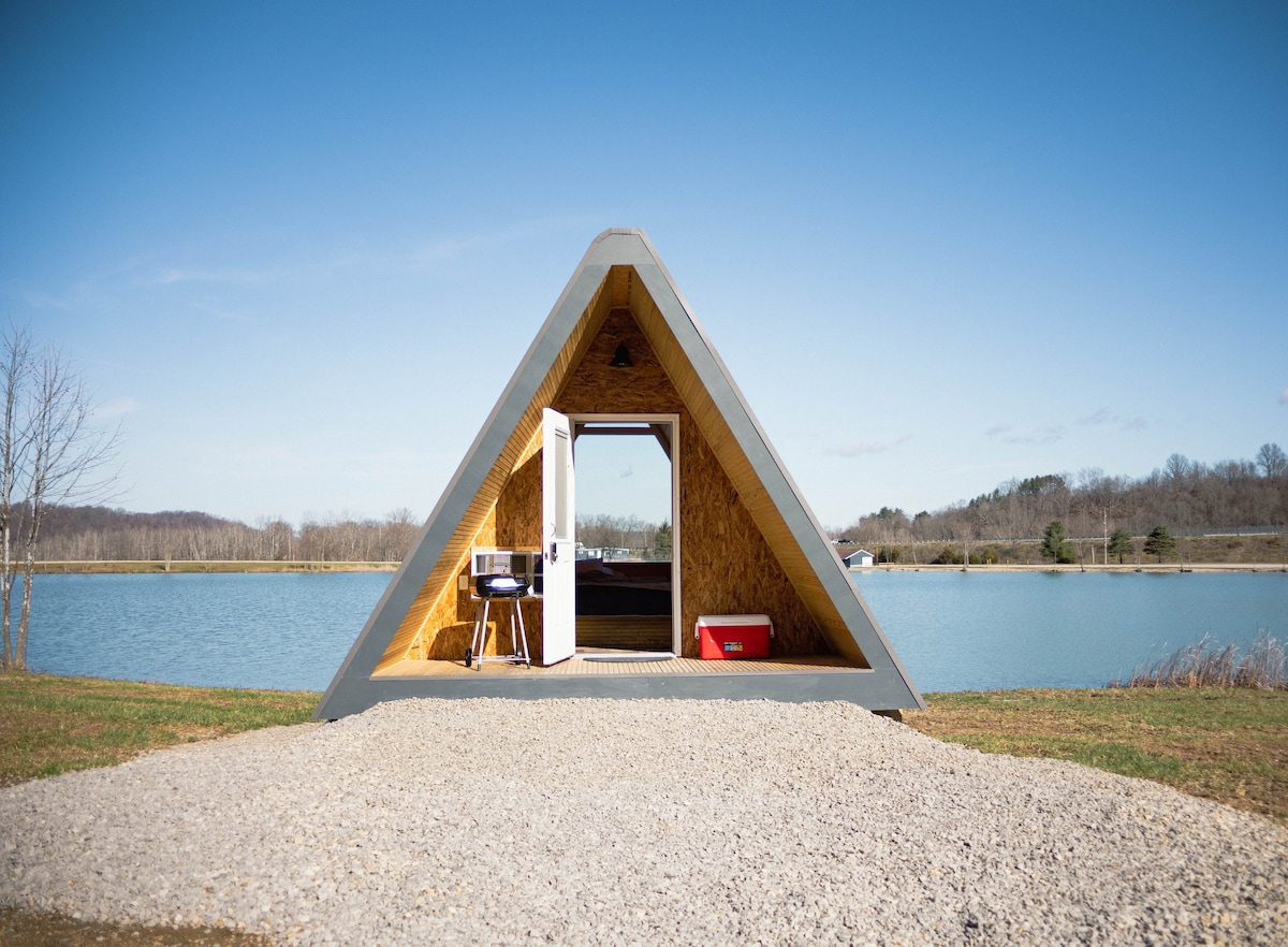 Glamplyfe Nature Experience: A-Frames on Lakefront