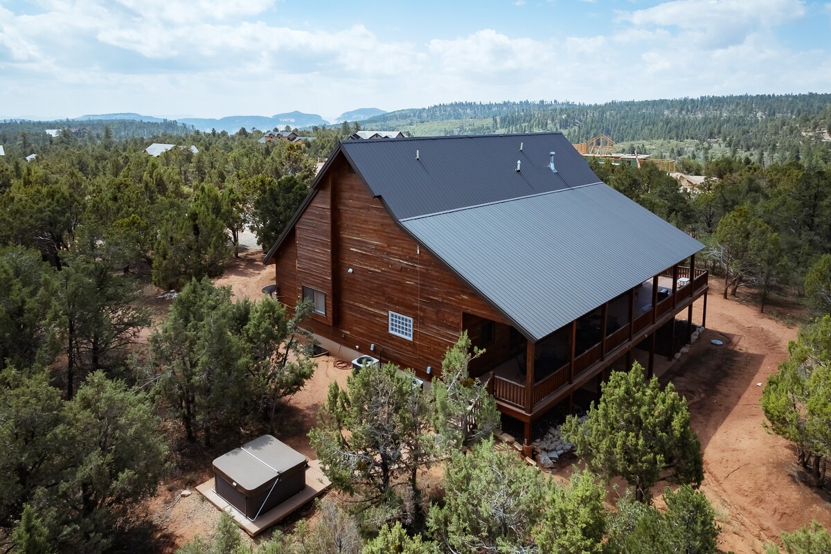 Home 42 Zion Ridge Lodge, 7b/6b, Sleeps 35, 6000sf