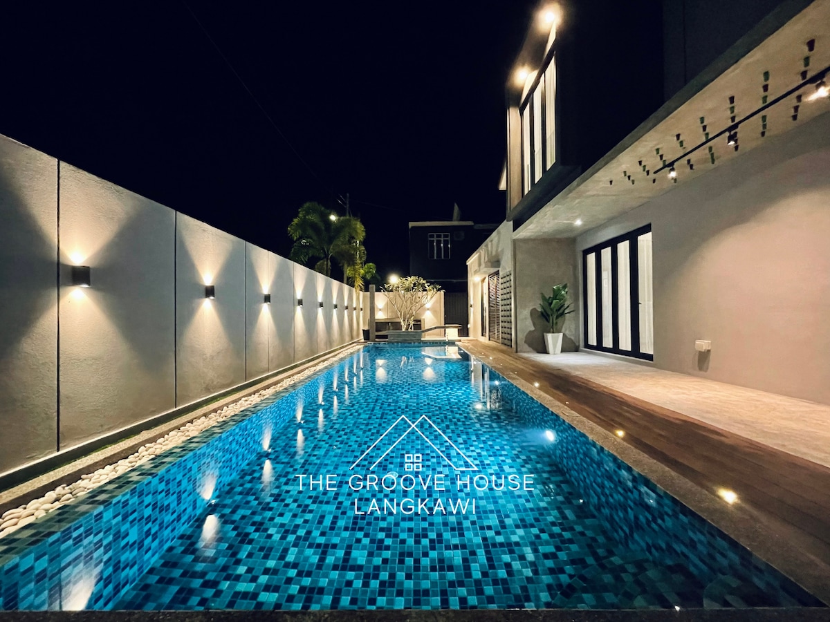 The Groove House ★ 5BR ★ Private Pool & BBQ ★ Kuah