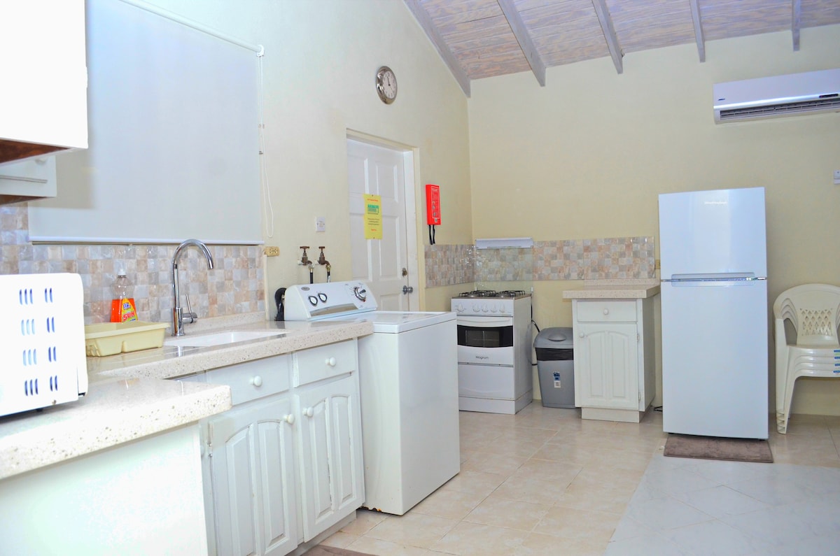 Two Bedroom House,  Wi-Fi, TV, Near to Beach.