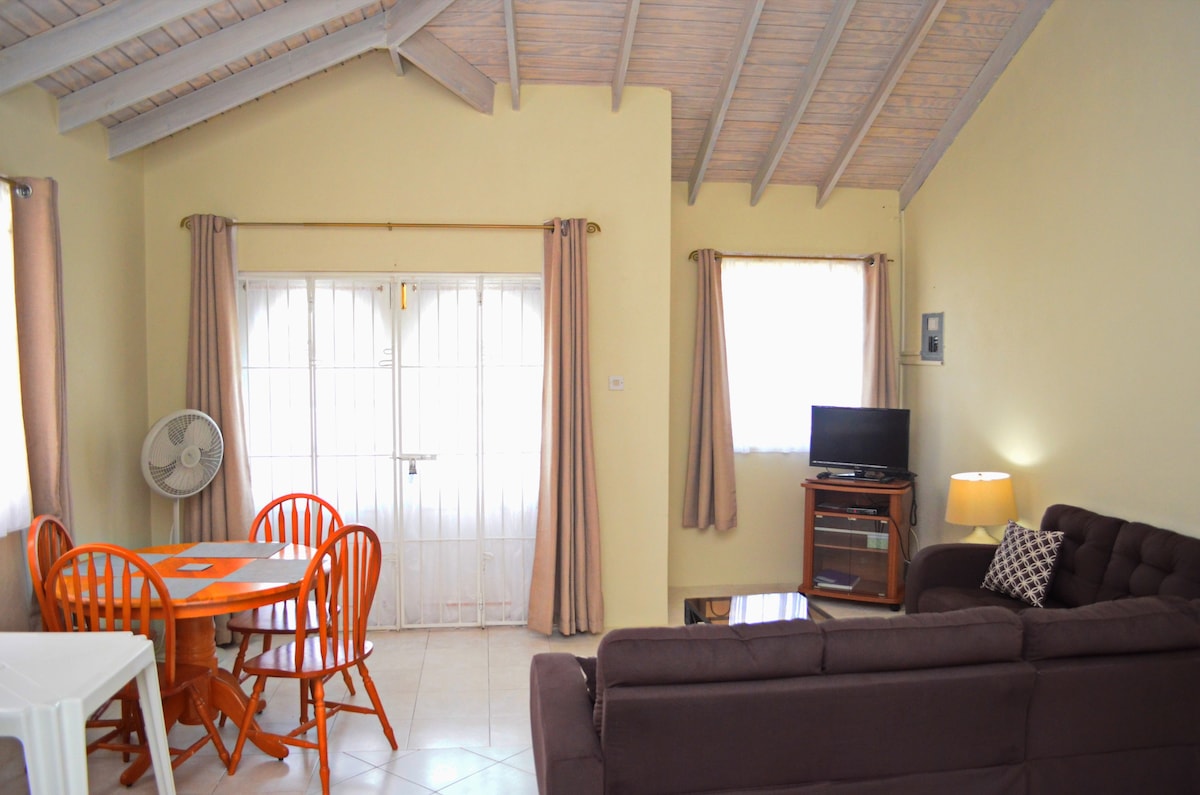 Two Bedroom House,  Wi-Fi, TV, Near to Beach.