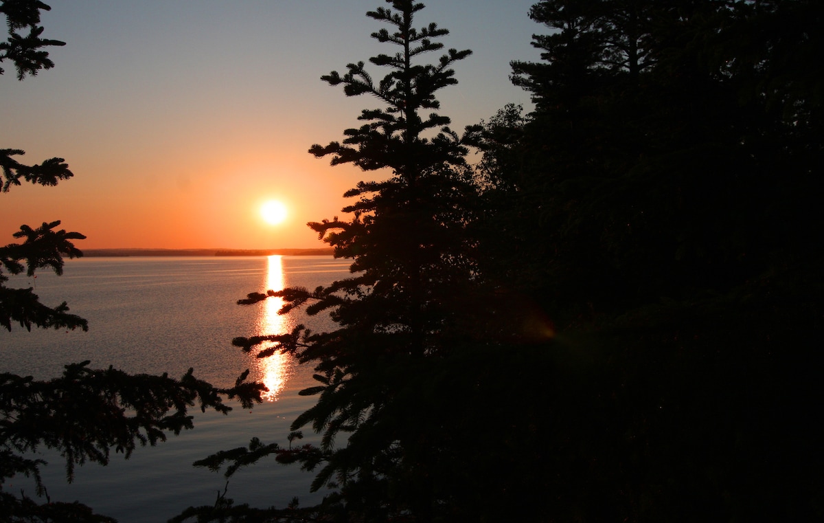 Voyager 's Nat' l Park on Lake Kabetogama