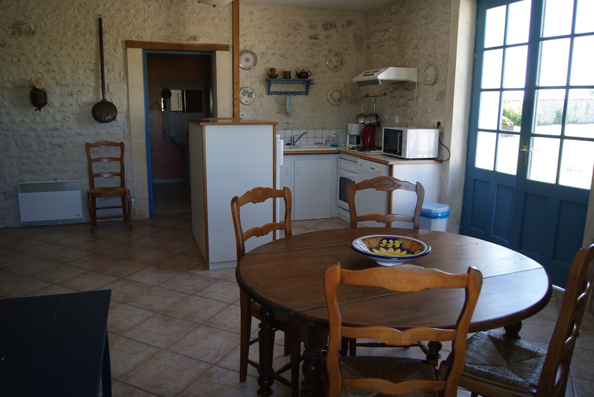 Gîte au milieu des vignes à 5 minutes de Jonzac