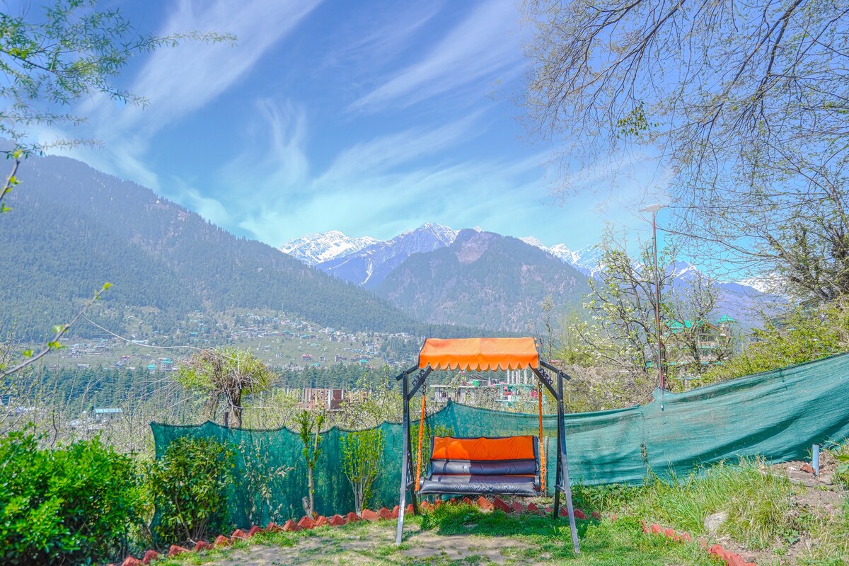 Boutique Orchard Villas in Manali Town