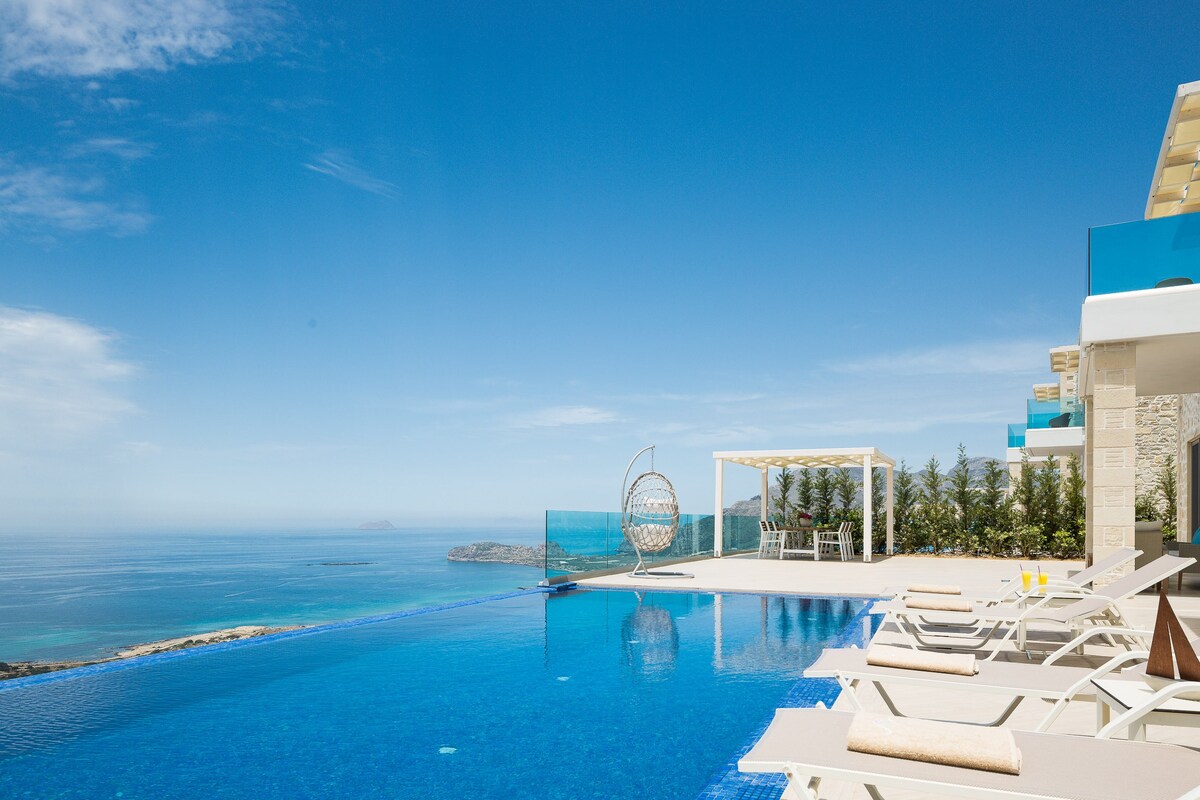 Blue Horizon,amazing sea view,private pool, luxury