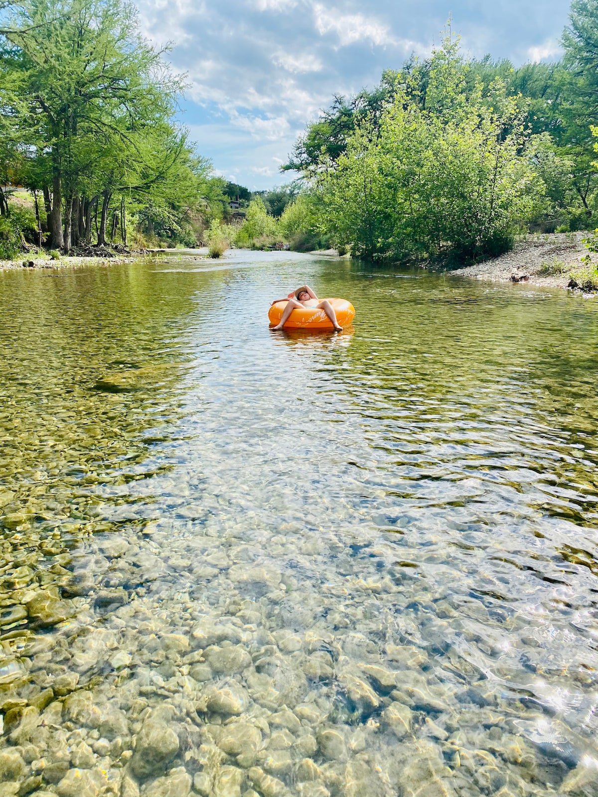 Frio River Frontage和森林中的小屋