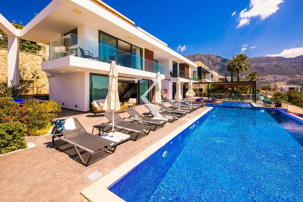 Villa for 10, w/ fantastic views & infinity pool