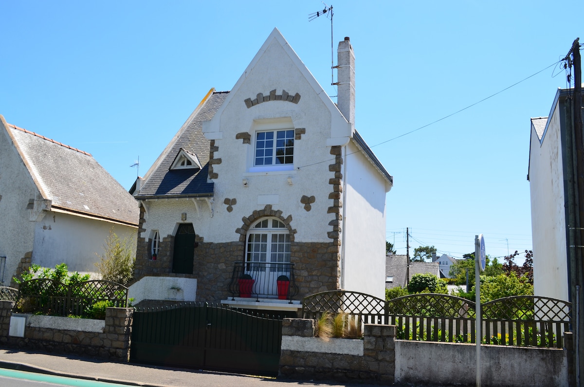 Villa "L'Oiseau Bleu"  à 400m de la Plage Benoit