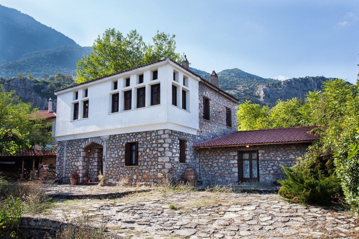 Superb mountain house in Parnassos