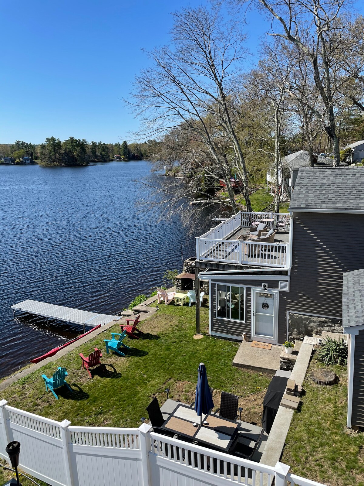 位于Quaddick Lake, Thompson CT的海滨小屋