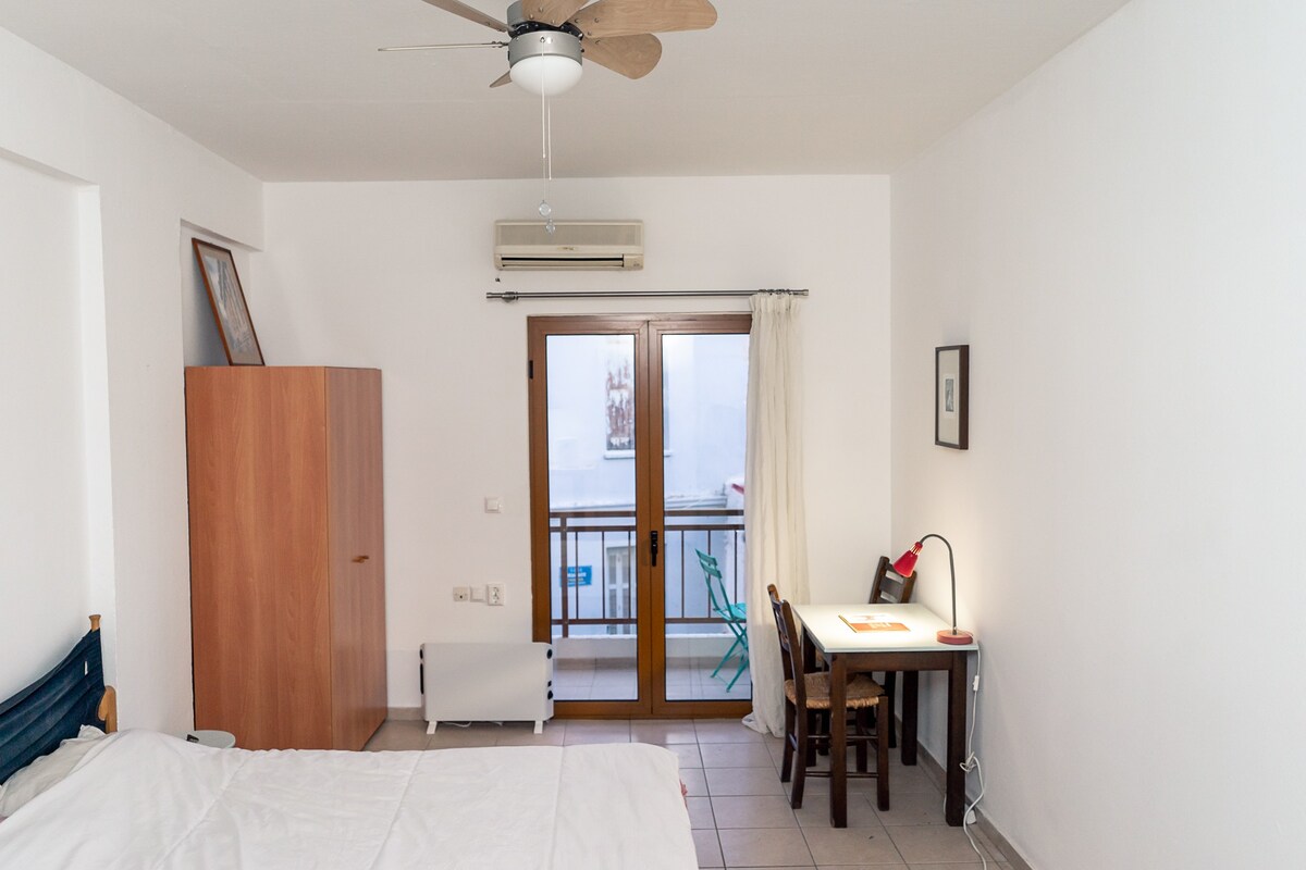 Perfect city Center flat with spacious Balcony.