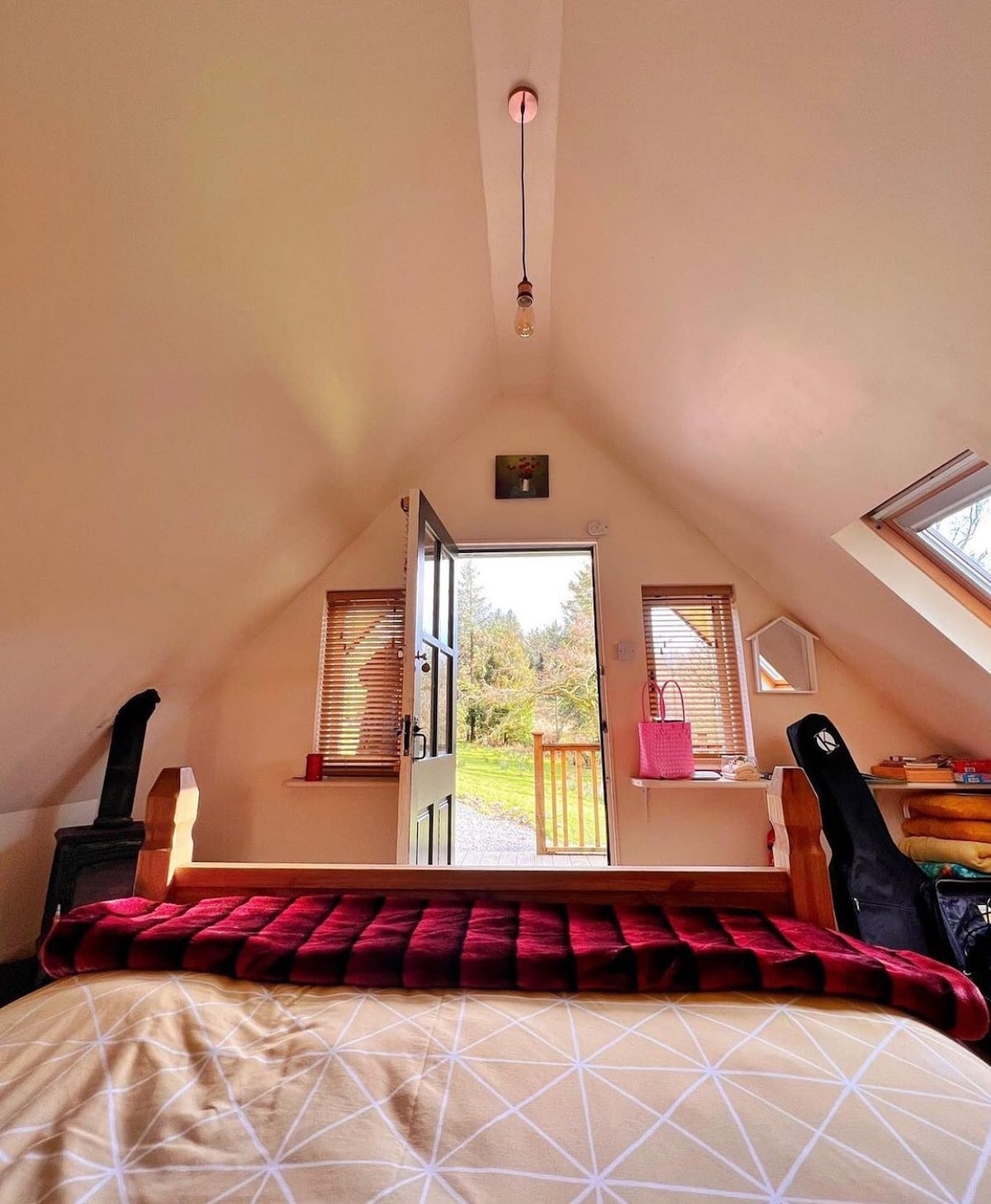 Tranquil Log Cabin in the Comeragh Mountains (1/2)