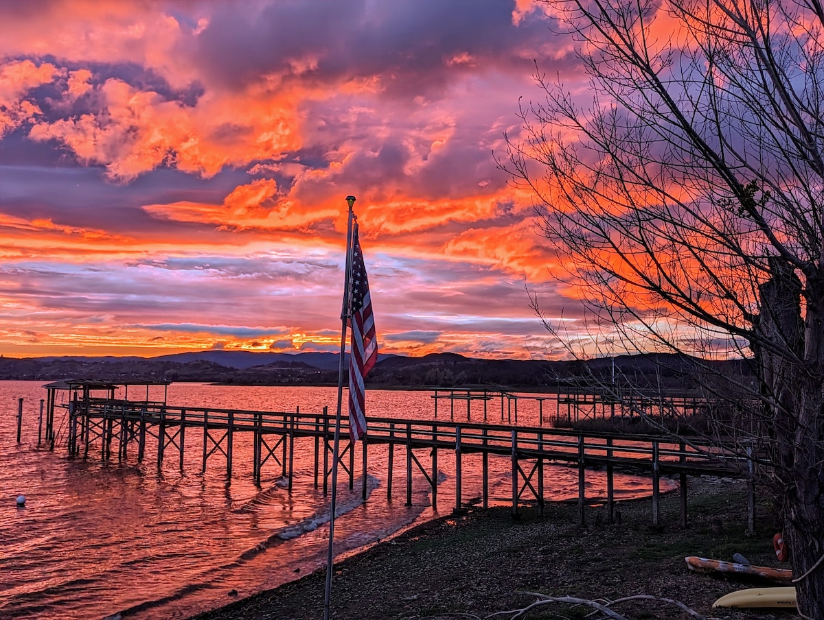 Premier Northshore Lakefront Birdwatching Home